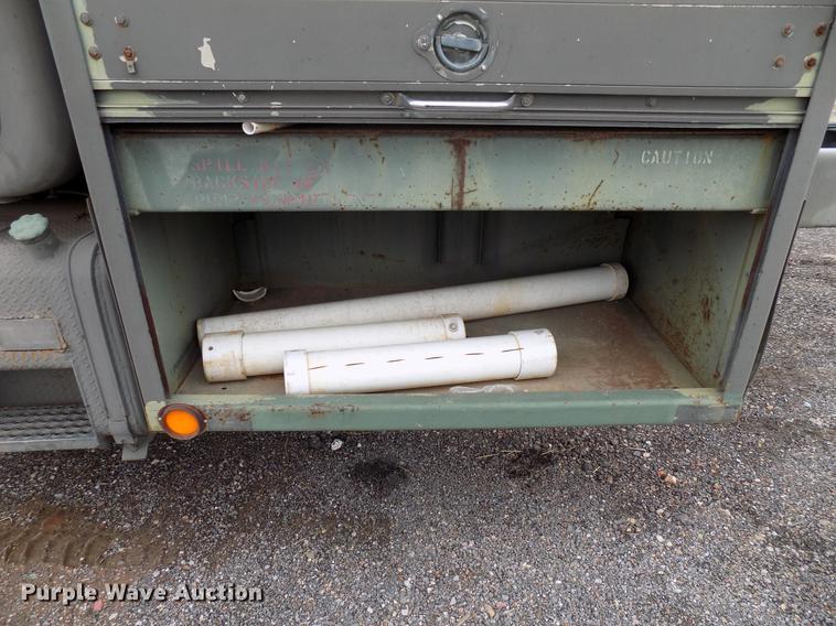 image for item FQ9209 1983 Mack DM492S truck cab and chassis