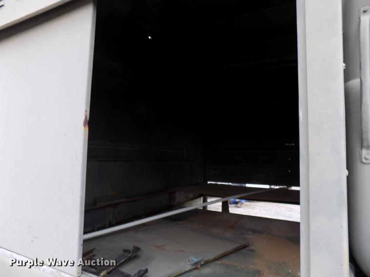 image for item FQ9209 1983 Mack DM492S truck cab and chassis