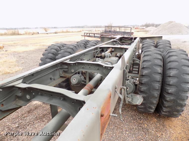 image for item FQ9209 1983 Mack DM492S truck cab and chassis