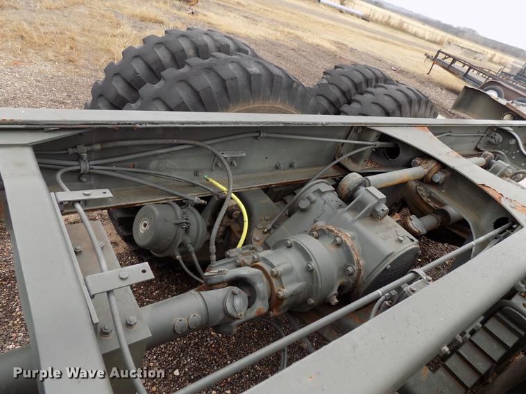 image for item FQ9209 1983 Mack DM492S truck cab and chassis