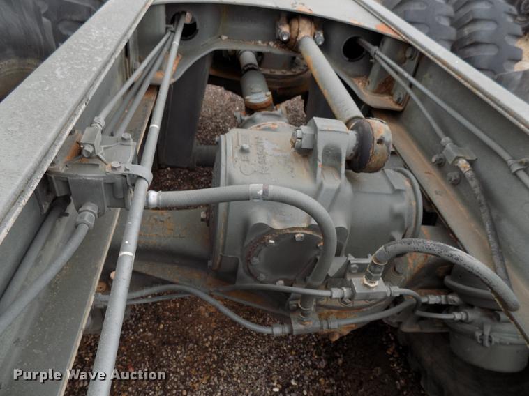 image for item FQ9209 1983 Mack DM492S truck cab and chassis