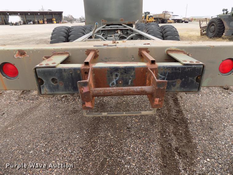 image for item FQ9209 1983 Mack DM492S truck cab and chassis