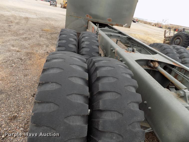 image for item FQ9209 1983 Mack DM492S truck cab and chassis