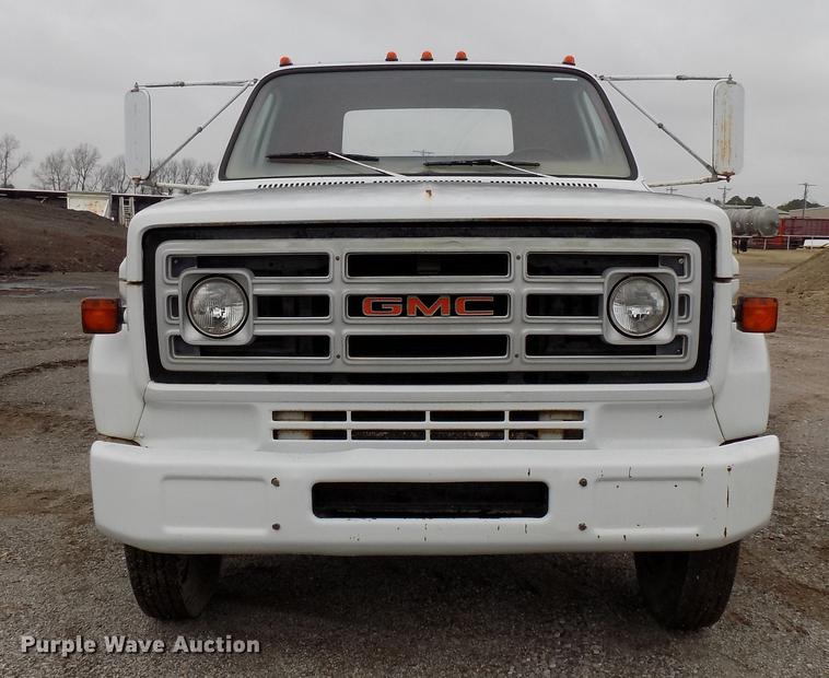 image for item FQ9210 1974 Chevrolet C60 truck cab and chassis