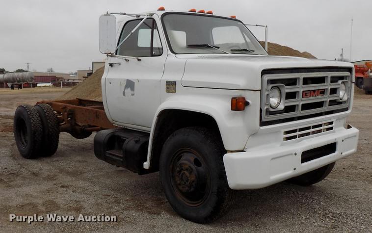 image for item FQ9210 1974 Chevrolet C60 truck cab and chassis