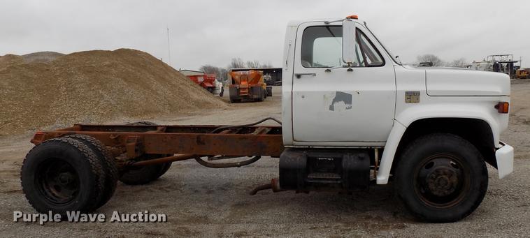 image for item FQ9210 1974 Chevrolet C60 truck cab and chassis