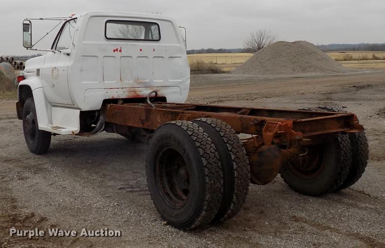 image for item FQ9210 1974 Chevrolet C60 truck cab and chassis
