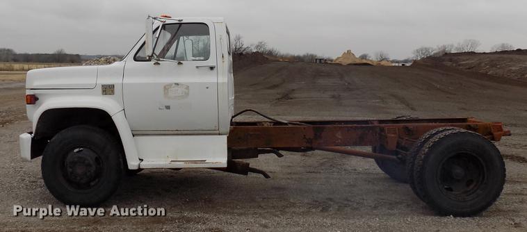 image for item FQ9210 1974 Chevrolet C60 truck cab and chassis