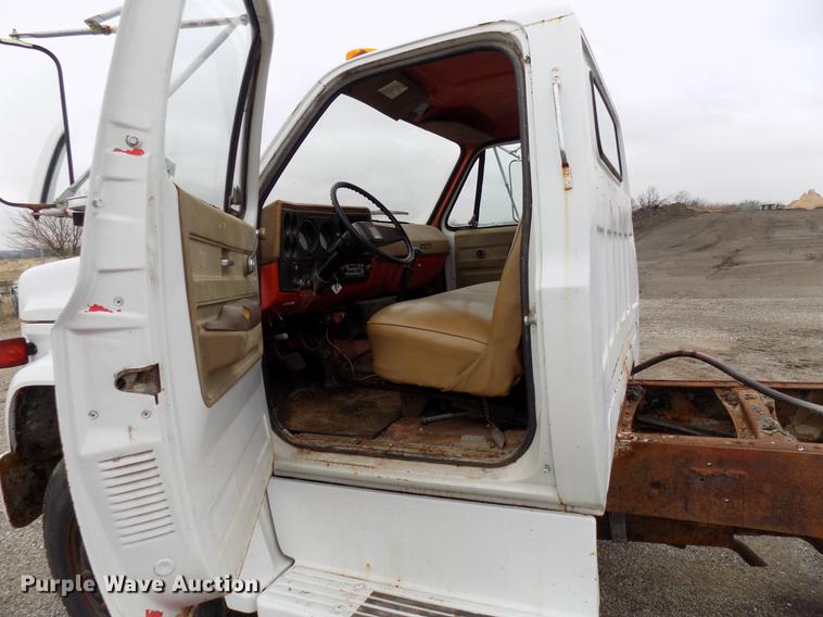 image for item FQ9210 1974 Chevrolet C60 truck cab and chassis