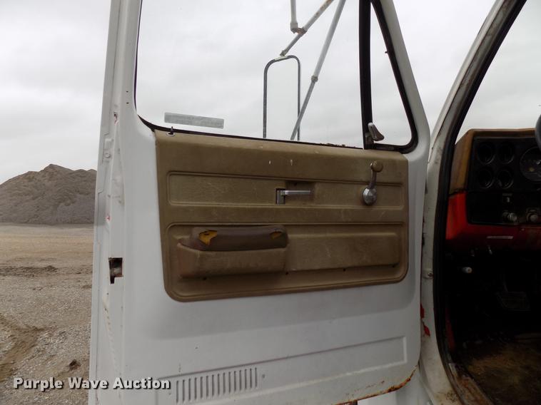 image for item FQ9210 1974 Chevrolet C60 truck cab and chassis