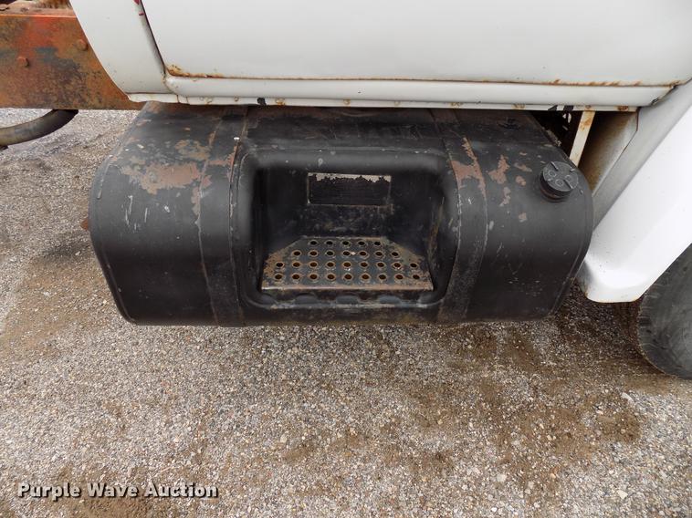 image for item FQ9210 1974 Chevrolet C60 truck cab and chassis