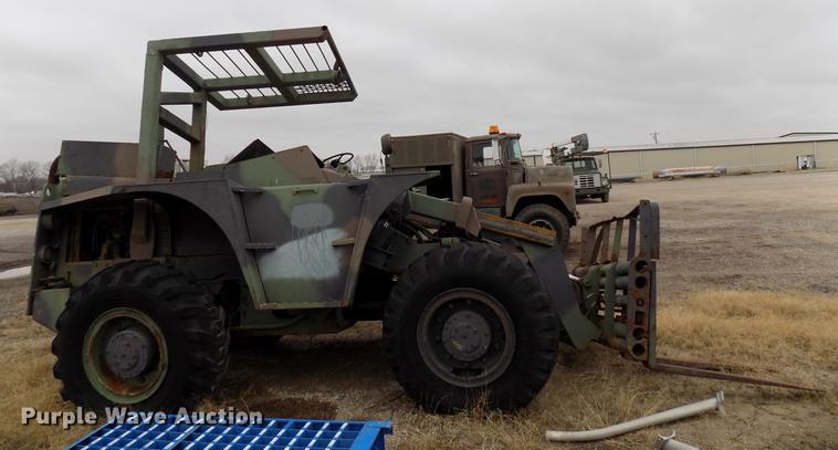 image for item FQ9211 1968 Chrysler MLT-6CH telehandler