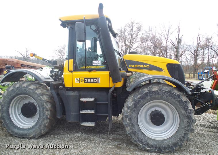 image for item DB2150 2005 JCB Fastrac 3220 4WD tractor