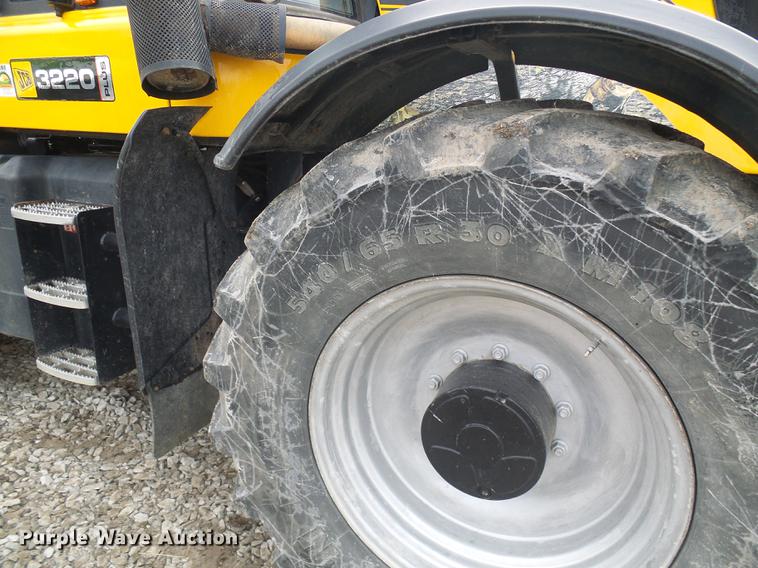 image for item DB2150 2005 JCB Fastrac 3220 4WD tractor