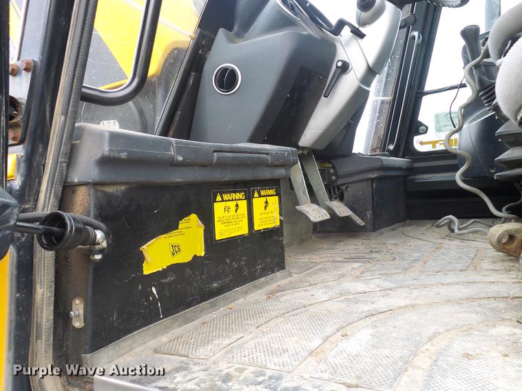 image for item DB2150 2005 JCB Fastrac 3220 4WD tractor