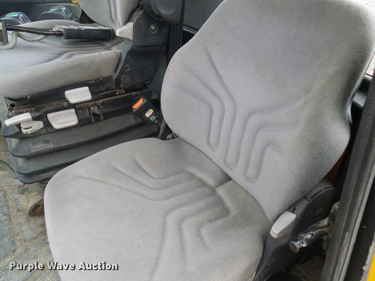 image for item DB2150 2005 JCB Fastrac 3220 4WD tractor