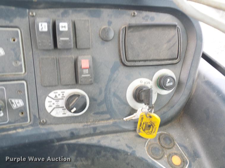 image for item DB2150 2005 JCB Fastrac 3220 4WD tractor