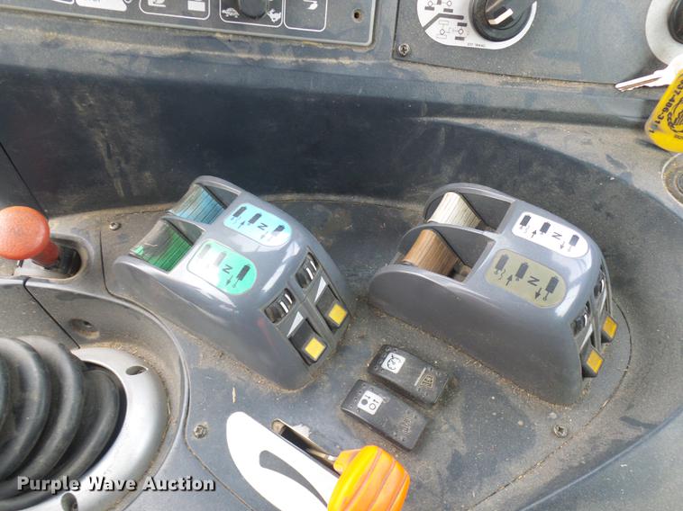 image for item DB2150 2005 JCB Fastrac 3220 4WD tractor