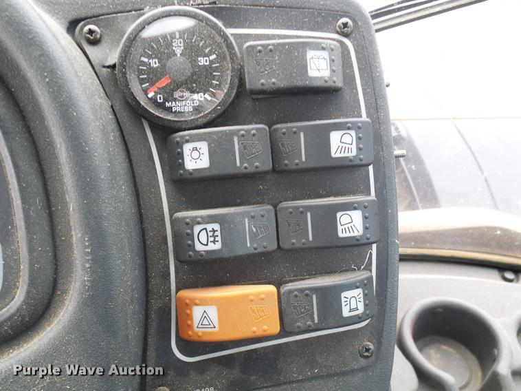 image for item DB2150 2005 JCB Fastrac 3220 4WD tractor