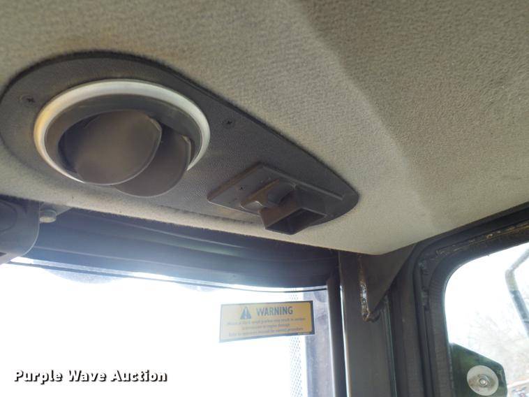 image for item DB2150 2005 JCB Fastrac 3220 4WD tractor