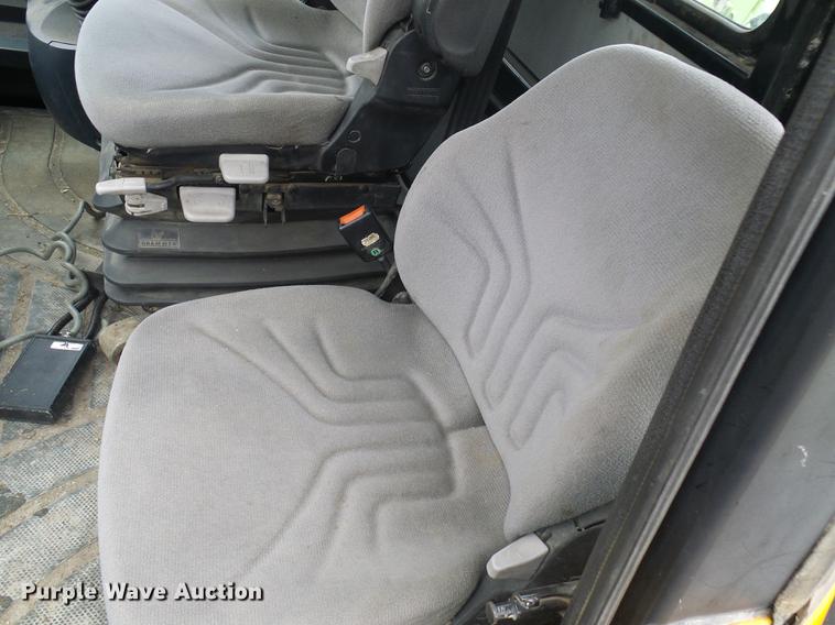 image for item DB2150 2005 JCB Fastrac 3220 4WD tractor