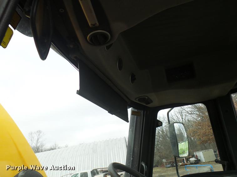 image for item DB2150 2005 JCB Fastrac 3220 4WD tractor