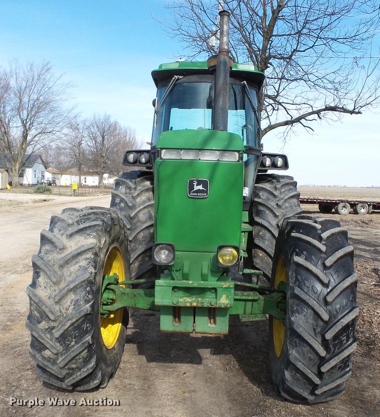 image for item DD2357 1986 John Deere 4450 MFWD tractor