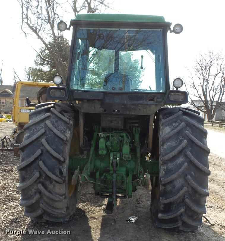 image for item DD2357 1986 John Deere 4450 MFWD tractor