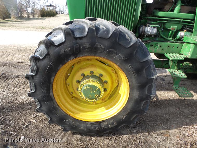 image for item DD2357 1986 John Deere 4450 MFWD tractor