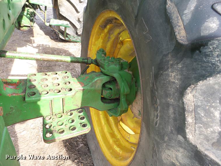 image for item DD2357 1986 John Deere 4450 MFWD tractor