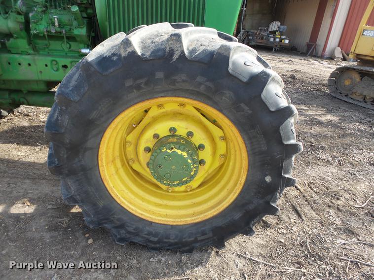 image for item DD2357 1986 John Deere 4450 MFWD tractor