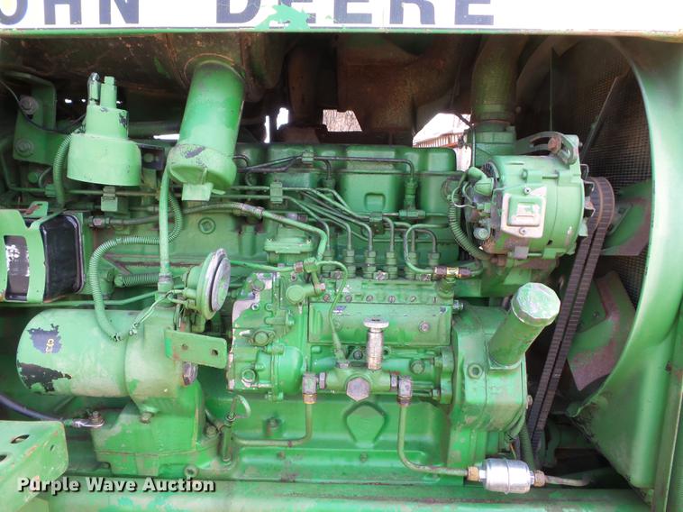 image for item DD2357 1986 John Deere 4450 MFWD tractor
