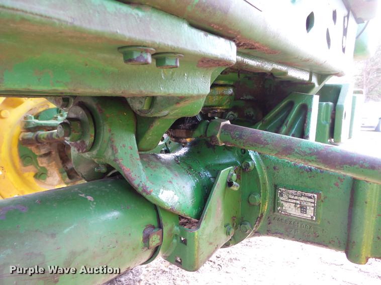 image for item DD2357 1986 John Deere 4450 MFWD tractor