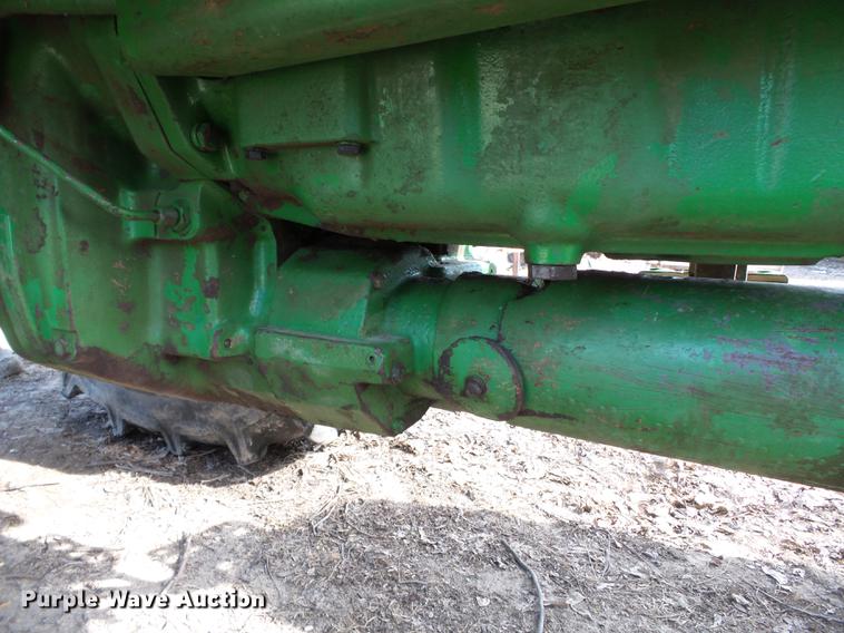 image for item DD2357 1986 John Deere 4450 MFWD tractor