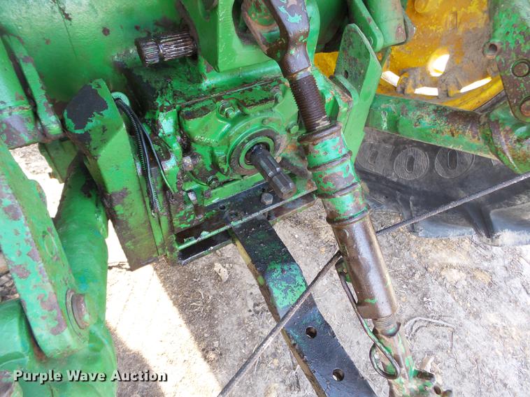 image for item DD2357 1986 John Deere 4450 MFWD tractor