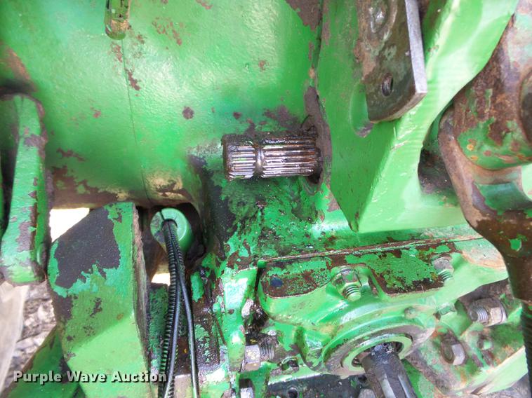 image for item DD2357 1986 John Deere 4450 MFWD tractor