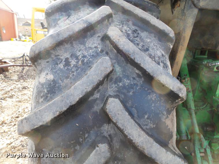 image for item DD2357 1986 John Deere 4450 MFWD tractor