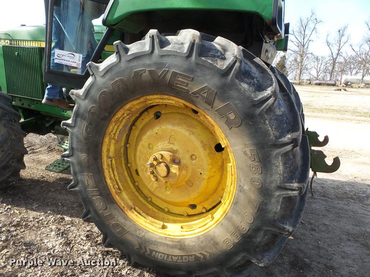 image for item DD2357 1986 John Deere 4450 MFWD tractor