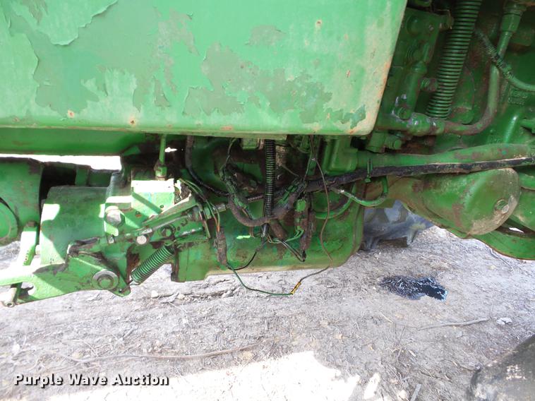 image for item DD2357 1986 John Deere 4450 MFWD tractor