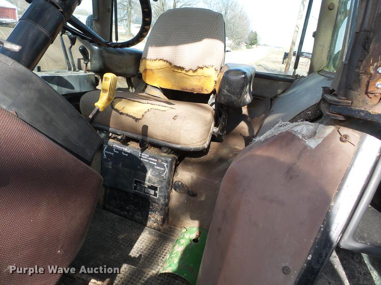 image for item DD2357 1986 John Deere 4450 MFWD tractor
