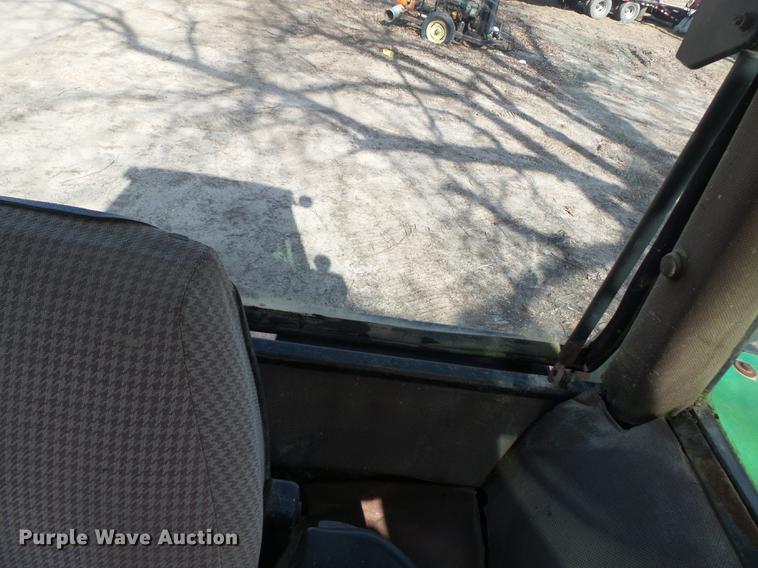 image for item DD2357 1986 John Deere 4450 MFWD tractor