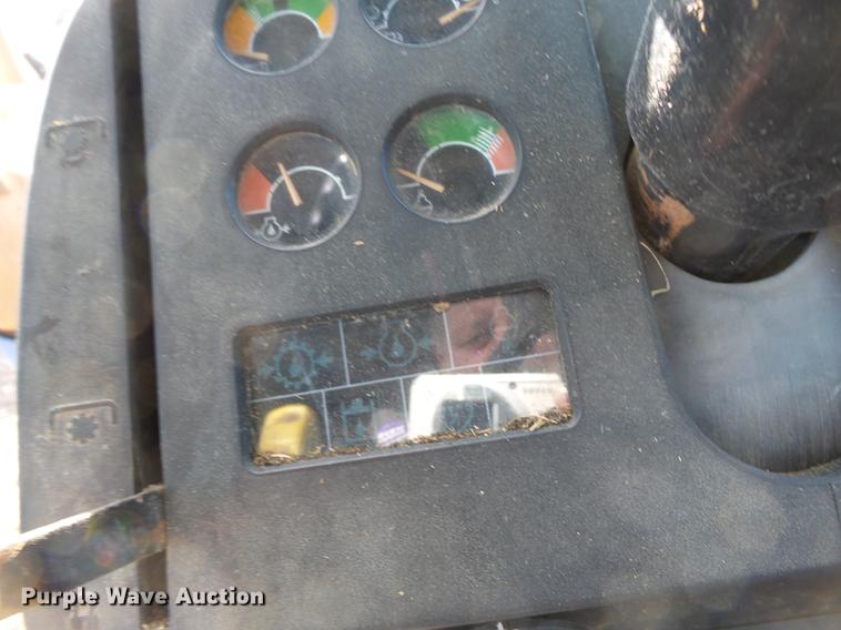 image for item DD2357 1986 John Deere 4450 MFWD tractor