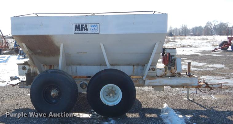 image for item DE5990 Spreader