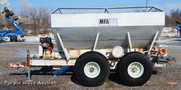 image for item DE5990 Spreader