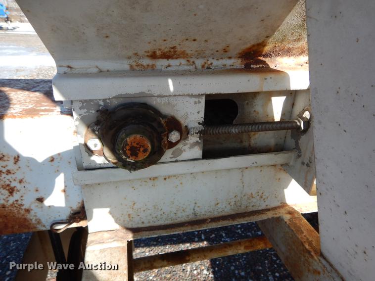 image for item DE5990 Spreader