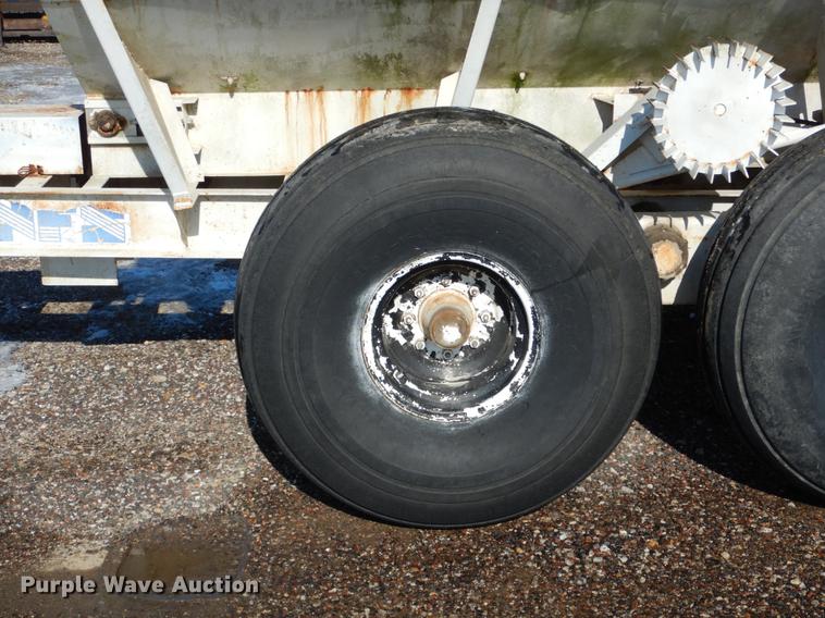 image for item DE5992 Spreader