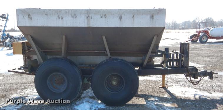 image for item DE5993 Spreader