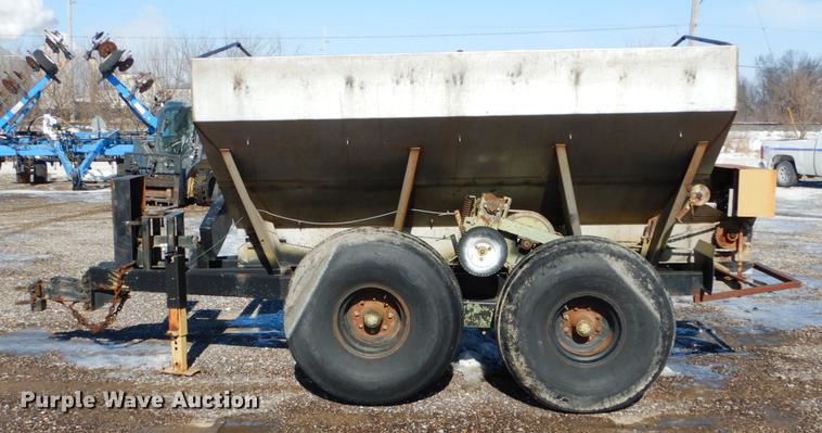 image for item DE5993 Spreader