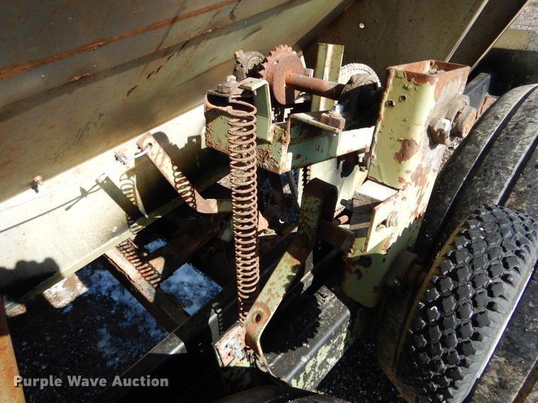 image for item DE5993 Spreader