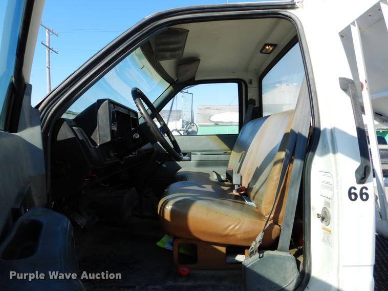 image for item DE5998 1990 GMC TopKick tender truck